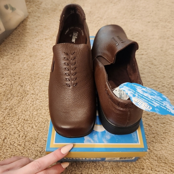 Cobbie Cuddlers Women's Shoes 10 W Brown Leather Loafer Slip On NIB - Picture 2 of 5